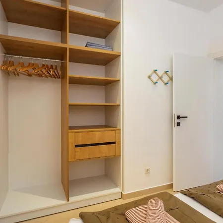 Amazing In With Kitchen