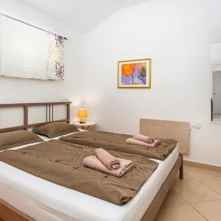 Vikendica Amazing In With Kitchen