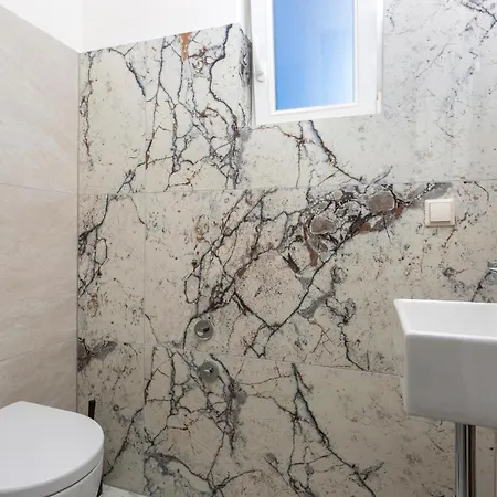 Vikendica Amazing In With Kitchen *