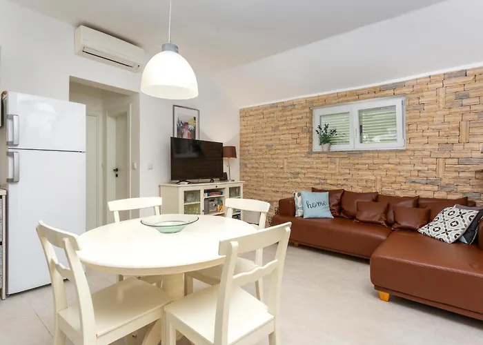 Amazing In With Kitchen Holiday home *