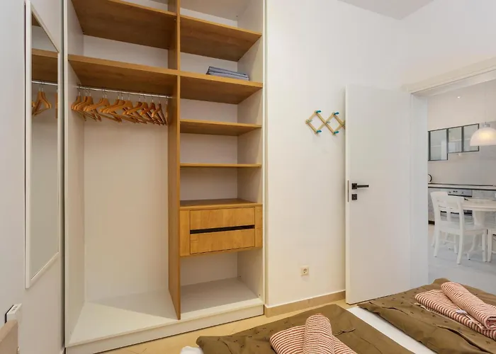 Amazing In With Kitchen