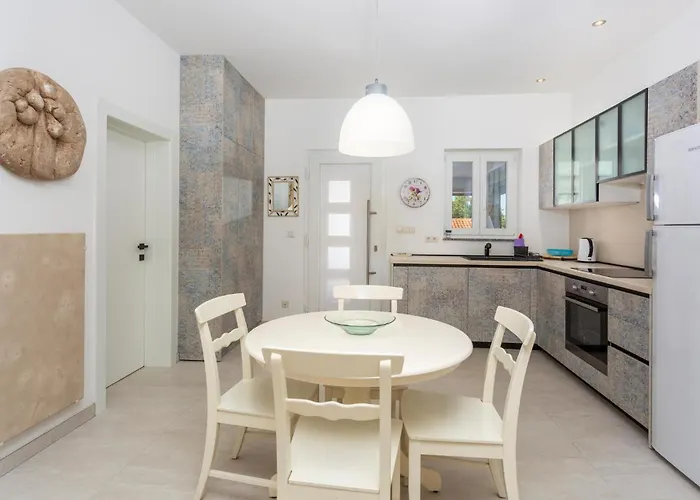 Holiday home Amazing In With Kitchen *