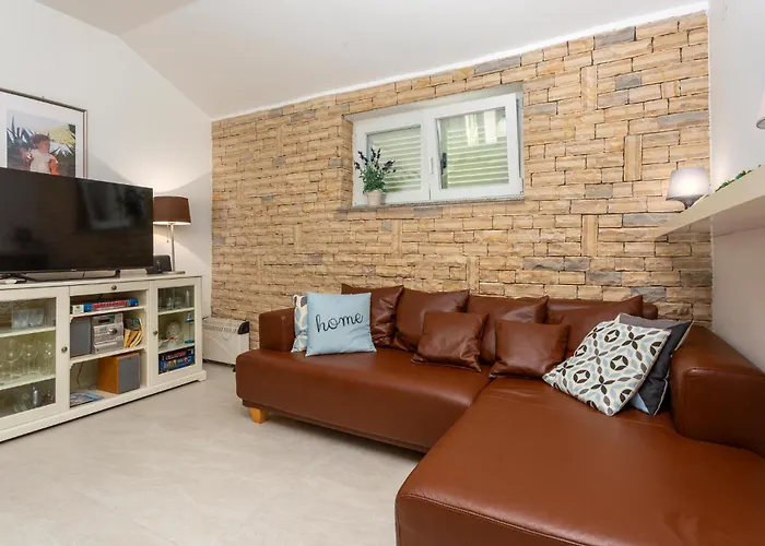 Amazing In With Kitchen Holiday home