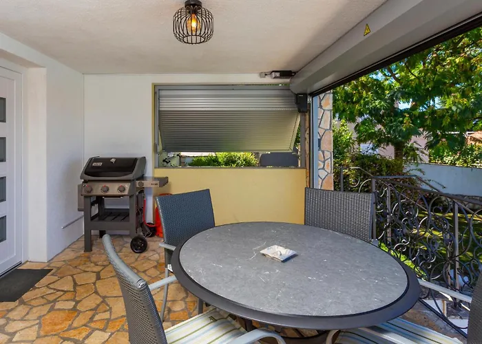 Amazing In With Kitchen Holiday home *